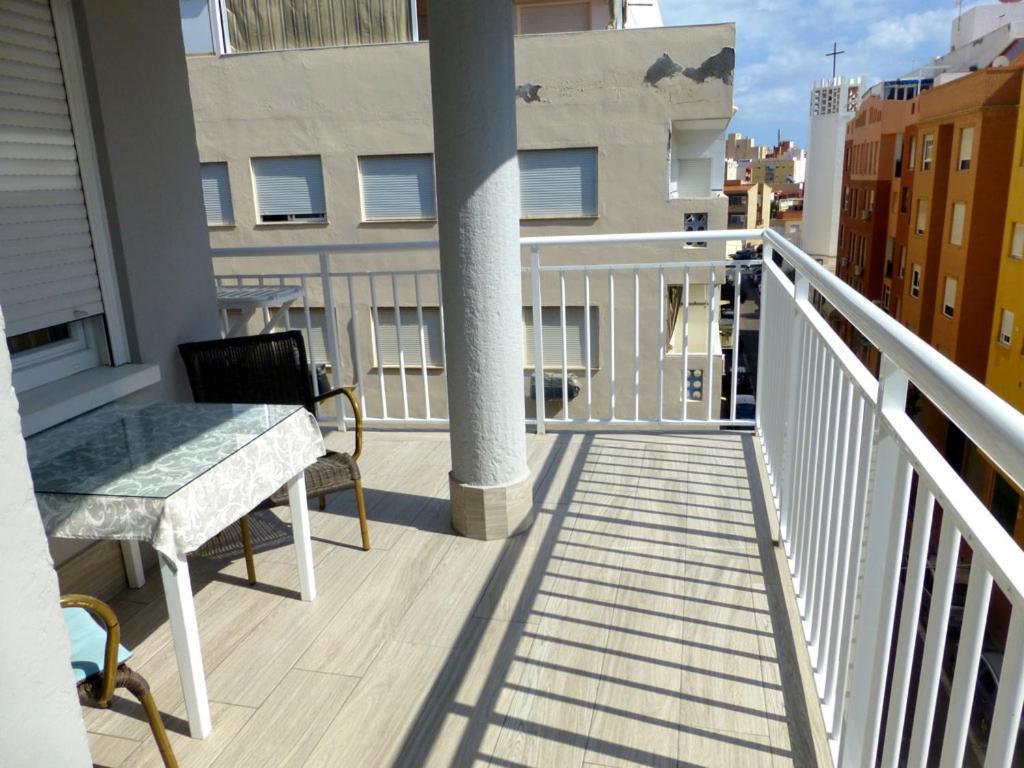 Apartamento Coqueto Y Luminoso Piso Junto Al Mar, Con Garaje *
